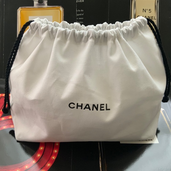 CHANEL white cotton canvas drawstring pouch cosmetic bag storage bag - AUTHENTIC - Picture 15 of 15